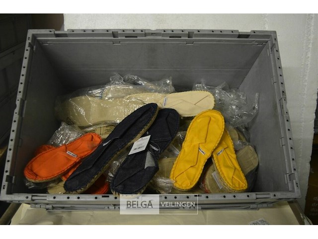 ±30 paar mora sloffen div. maten - afbeelding 1 van  2