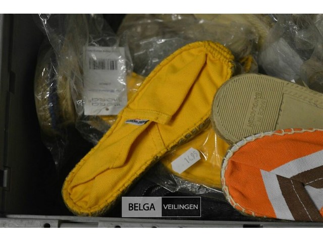 ±30 paar mora sloffen div. maten - afbeelding 3 van  5