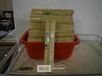 ±30 pakjes lange stokjes - afbeelding 1 van  3