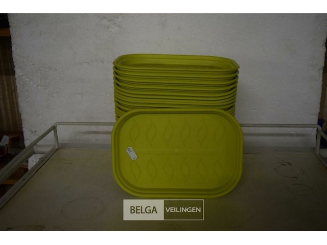 ±30 plastieken onderleggers - afbeelding 1 van  1