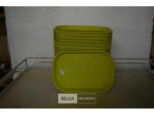 ±30 plastieken onderleggers - afbeelding 1 van  1