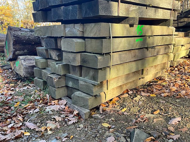 30 rustieke eikenhouten dwarsliggers - afbeelding 1 van  4