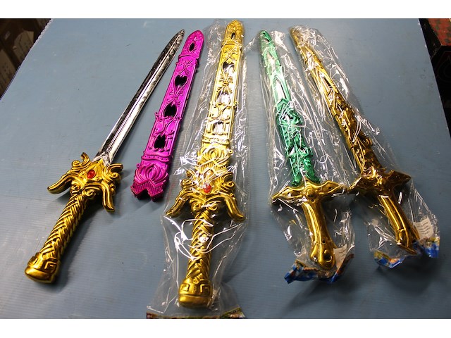 30 x speelgoed zwaard - afbeelding 1 van  2