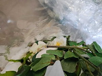 300+ artificiële bloemen en groen - afbeelding 3 van  21