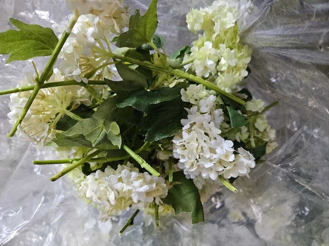 300+ artificiële bloemen en groen - afbeelding 4 van  21