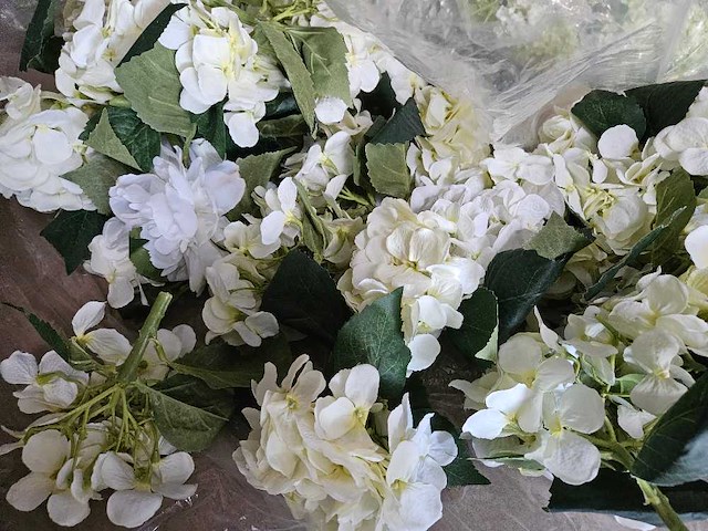 300+ artificiële bloemen en groen - afbeelding 5 van  21