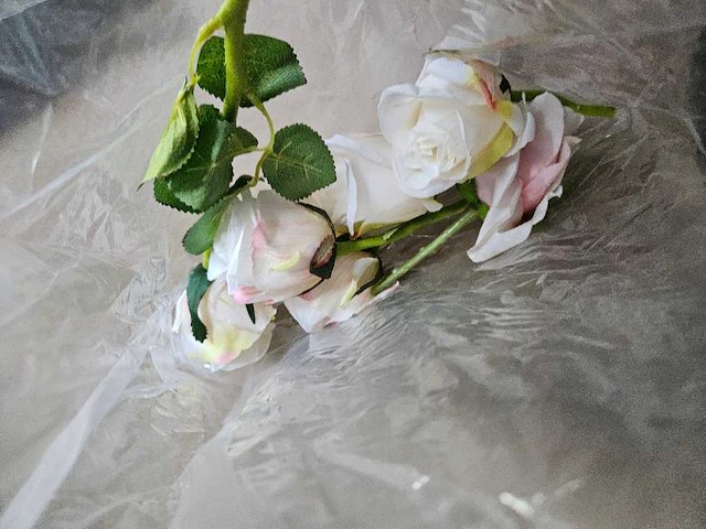 300+ artificiële bloemen en groen - afbeelding 7 van  21