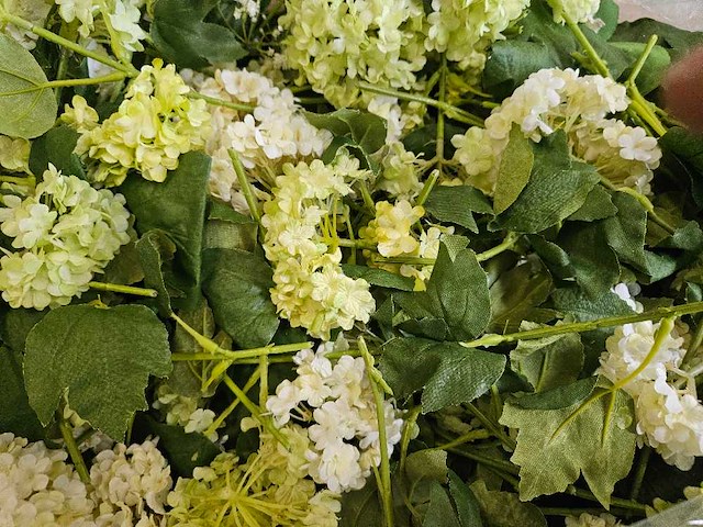 300+ artificiële bloemen en groen - afbeelding 15 van  21