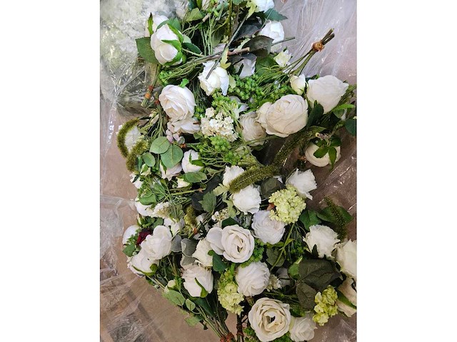300+ artificiële bloemen en groen - afbeelding 17 van  21