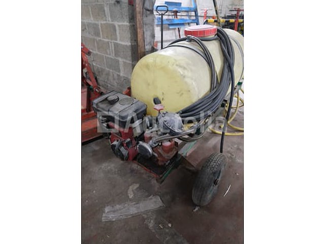 300 liter sproeier op hardi-trolley - afbeelding 1 van  8