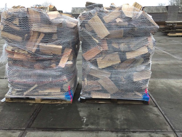 3,00 m³ gemengd brandhout eiken en douglas - lengte 33 cm - afbeelding 1 van  4