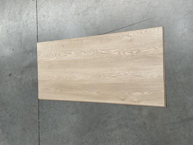 30,51 m² laminaatvloer 8mm - afbeelding 1 van  3