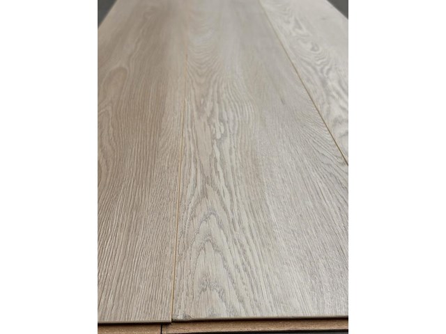 30,51 m² laminaatvloer 8mm - afbeelding 3 van  3