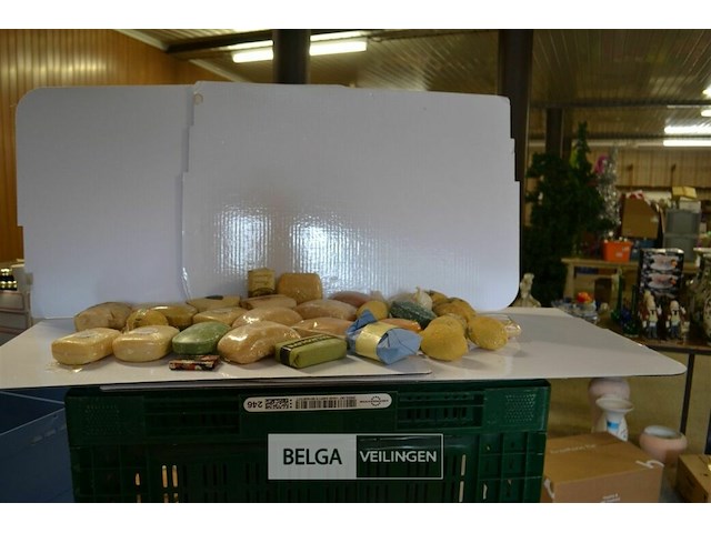 ±30st div soorten luxe zeep - afbeelding 1 van  5