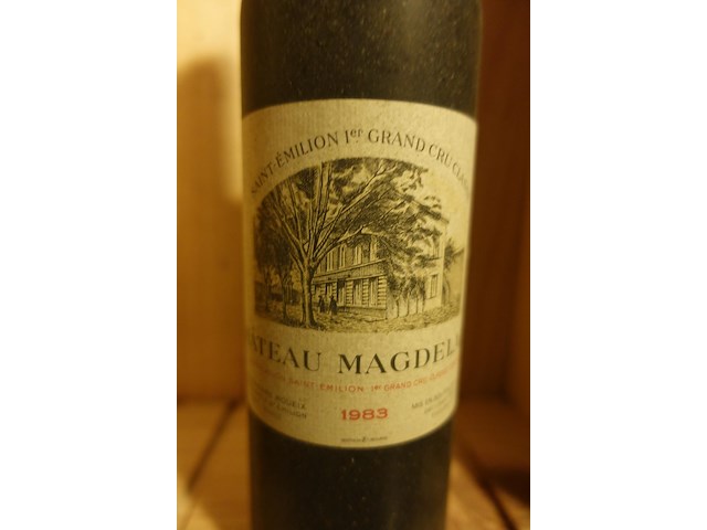 30x 75cl chateau la magdalaine 1983 - afbeelding 2 van  5