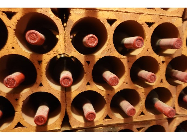 30x 75cl chateau la magdalaine 1983 - afbeelding 4 van  5