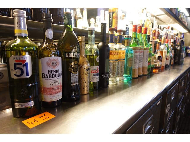 30x diverse flessen sterke drank - afbeelding 1 van  5