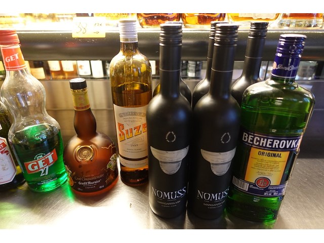 30x diverse flessen sterke drank - afbeelding 5 van  5