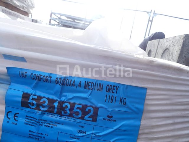 32 betonnen tegels 60x60x4,4 cm marlux confort medium grijs - afbeelding 3 van  4