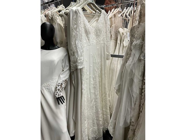 32 bruidsjurken cabotine (totaalprijs) - afbeelding 4 van  65