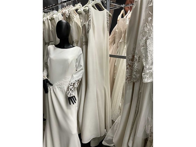 32 bruidsjurken cabotine (totaalprijs) - afbeelding 7 van  65