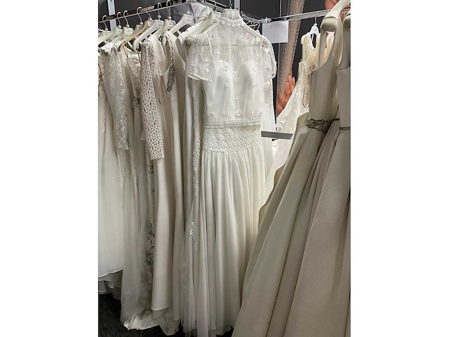 32 bruidsjurken cabotine (totaalprijs) - afbeelding 17 van  65