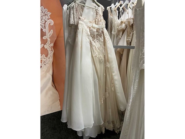 32 bruidsjurken cabotine (totaalprijs) - afbeelding 27 van  65