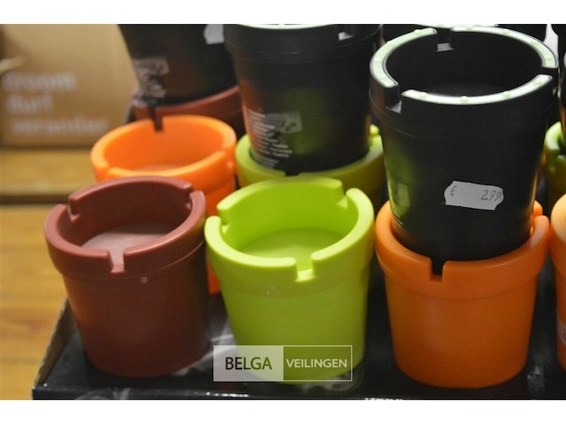 ±32 div soorten asbakken - afbeelding 3 van  3