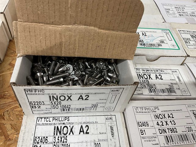 32 dozen inox hout schroeven - afbeelding 4 van  6