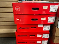 32 paar diverse skischoenen - afbeelding 8 van  12