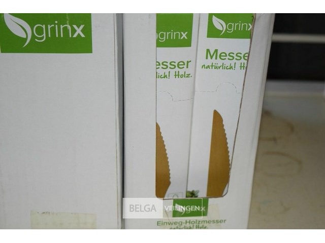 ±32 pakjes houten mesjes en 5 set borden - afbeelding 2 van  3