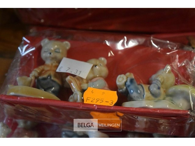 ±32 setjes div mini beeldjes - afbeelding 4 van  8