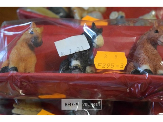 ±32 setjes div mini beeldjes - afbeelding 6 van  8