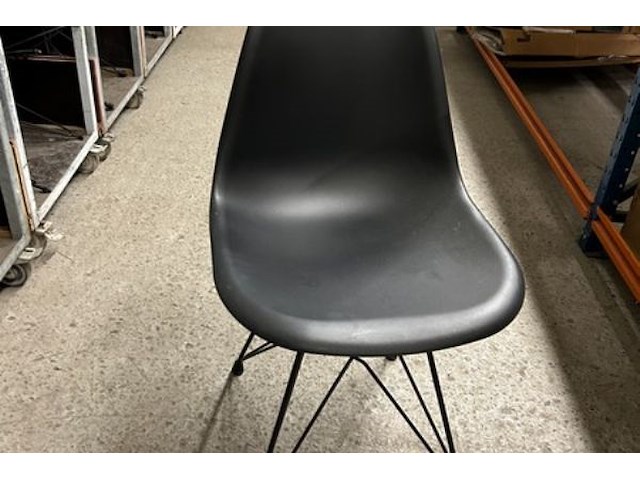 32 stoelen + 4 karren - afbeelding 2 van  9