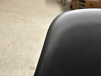 32 stoelen + 4 karren - afbeelding 3 van  9