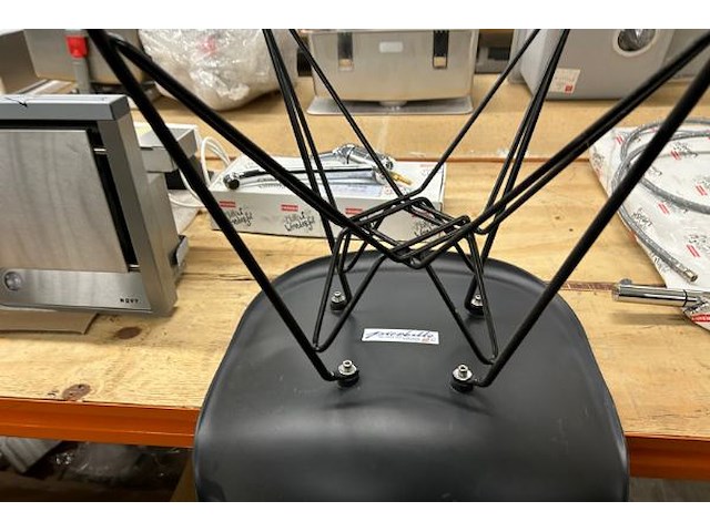 32 stoelen + 4 karren - afbeelding 5 van  9