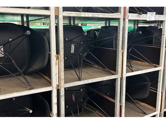 32 stoelen + 4 karren - afbeelding 7 van  9