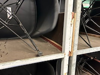 32 stoelen + 4 karren - afbeelding 8 van  9