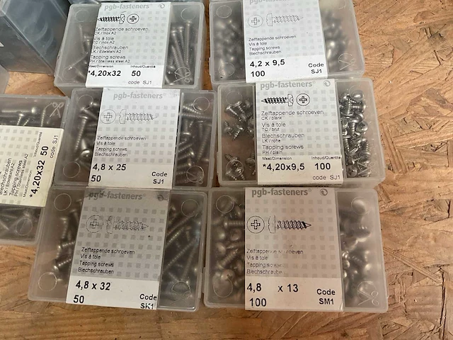 32 x doosjes zelfborende schroeven; afdekkapjes - afbeelding 3 van  9