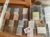 32 x doosjes zelfborende schroeven; afdekkapjes - afbeelding 5 van  9
