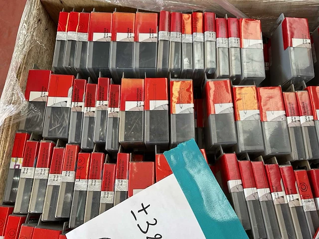 3200 blisters bevestigingen - afbeelding 8 van  19