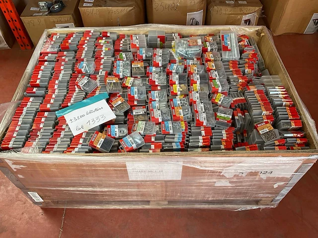3200 blisters bevestigingen - afbeelding 1 van  19