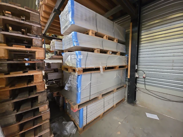 326m2 326 diverse parket vloeren - afbeelding 1 van  12