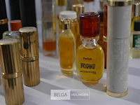 ±33 diverse kleine flesjes vintage parfum - afbeelding 3 van  4