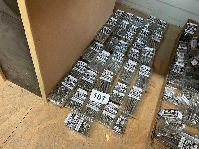 33 dozen inox bevestigingen - afbeelding 1 van  9