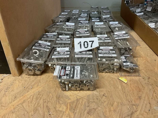 33 dozen inox bevestigingen - afbeelding 4 van  9
