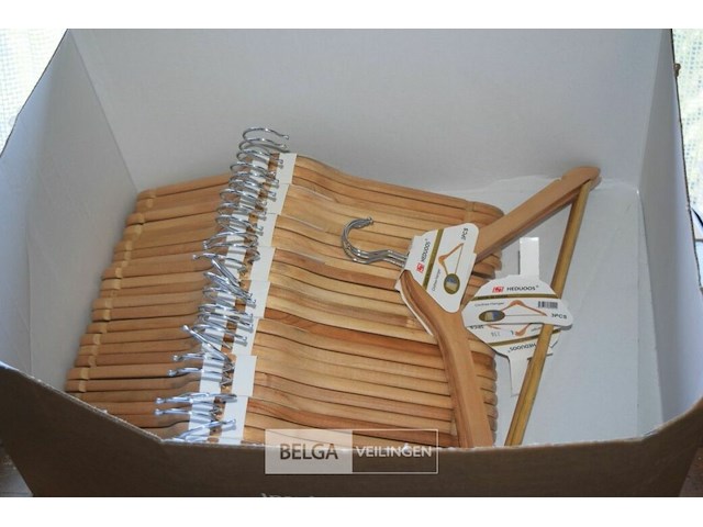 33 houten kapstokken - afbeelding 2 van  2