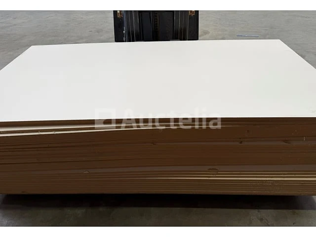 33 x mdf houten panelen (jasmijnkleur) 18mm 2440mmx1220mm - afbeelding 1 van  2