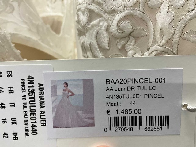 34 bruidsjurken rosa clara adriana alier (totaalprijs) - afbeelding 49 van  58