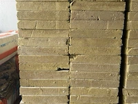 ± 34 isolatietegels
